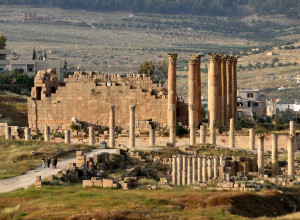 Jerash_-_Temple_of_Artemis (1)