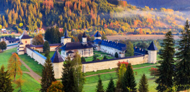 Romania Revealed: Saxon Villages, Transylvanian Cities and Byzantine Monasteries 2027
