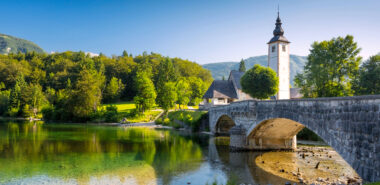Slovenia: Villages, Castles, Vineyards, Scenic Valleys and the Julian Alps 2027
